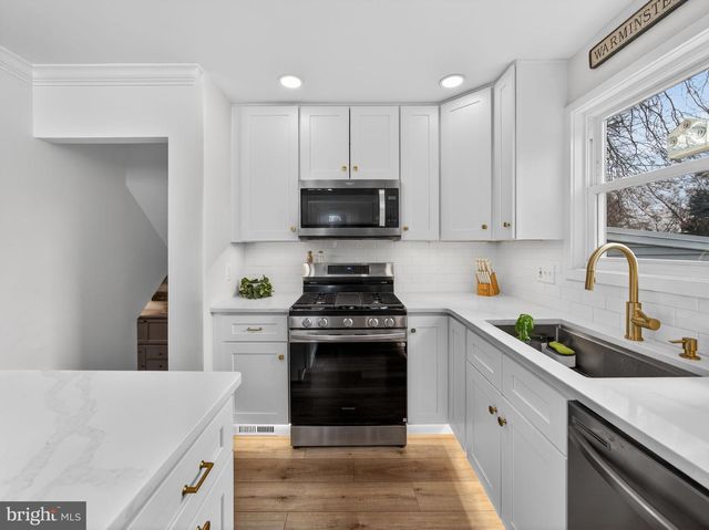 840 WALNUT RD, Warminster, PA 18974