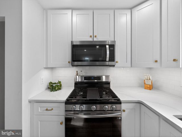 840 WALNUT RD, Warminster, PA 18974