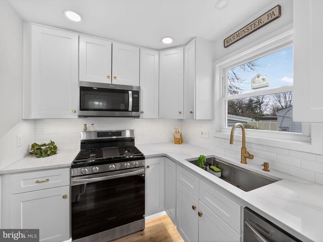 840 WALNUT RD, Warminster, PA 18974