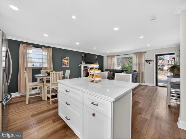 840 WALNUT RD, Warminster, PA 18974