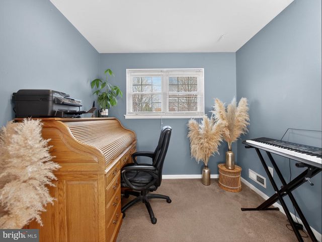 840 WALNUT RD, Warminster, PA 18974