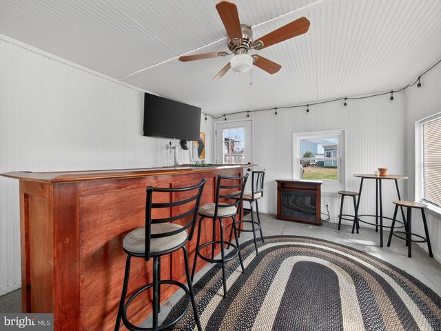 840 WALNUT RD, Warminster, PA 18974