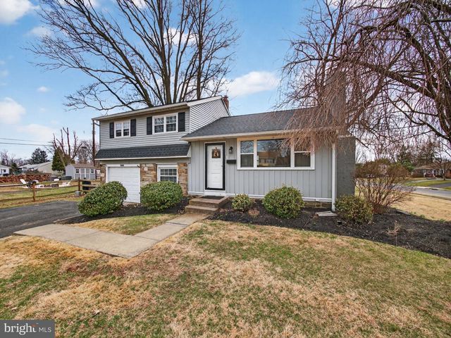 840 WALNUT RD, Warminster, PA 18974