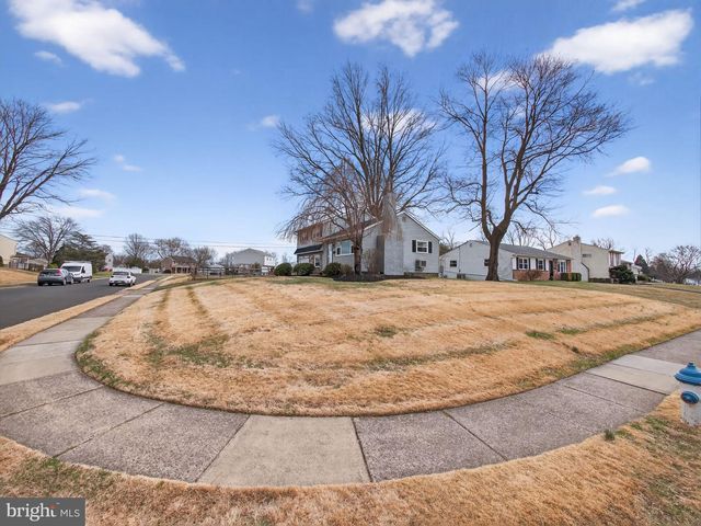 840 WALNUT RD, Warminster, PA 18974