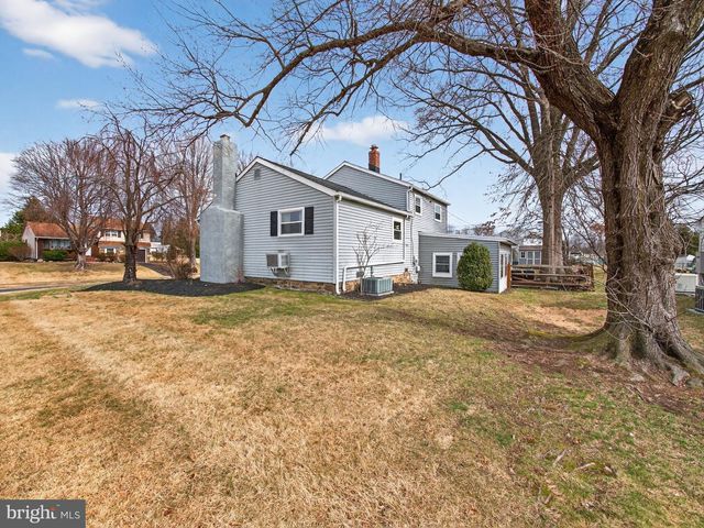 840 WALNUT RD, Warminster, PA 18974