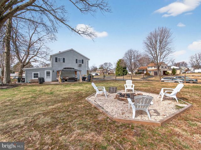 840 WALNUT RD, Warminster, PA 18974