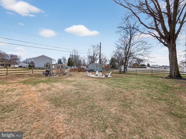 840 WALNUT RD, Warminster, PA 18974