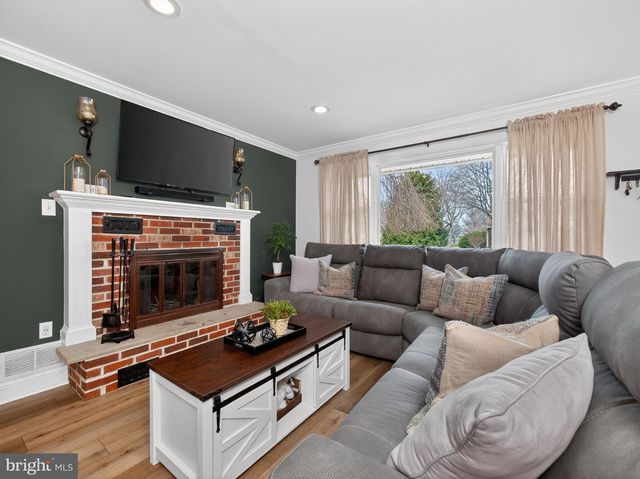 840 WALNUT RD, Warminster, PA 18974