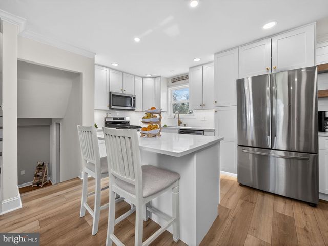 840 WALNUT RD, Warminster, PA 18974