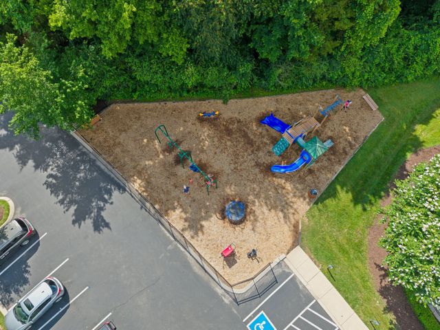 7827 Kemberton Dr, W, Nolensville, TN 37135