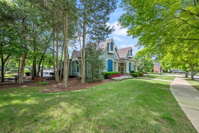 7827 Kemberton Dr, W, Nolensville, TN 37135
