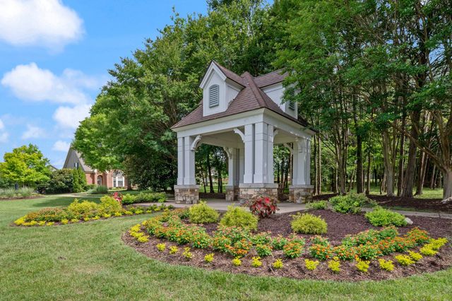 7827 Kemberton Dr, W, Nolensville, TN 37135