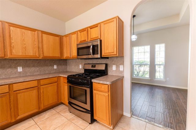 1039 N Teal Estates Circle, Fresno, TX 77545