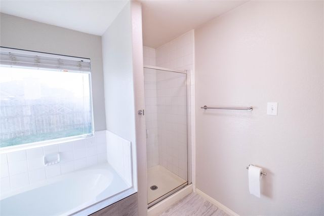 1039 N Teal Estates Circle, Fresno, TX 77545