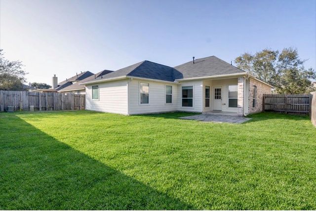 1039 N Teal Estates Circle, Fresno, TX 77545