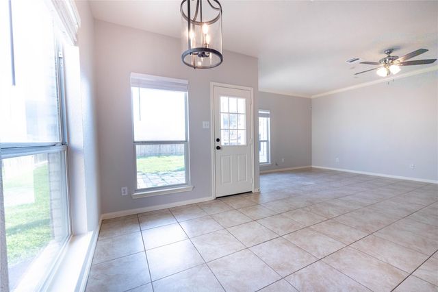 1039 N Teal Estates Circle, Fresno, TX 77545