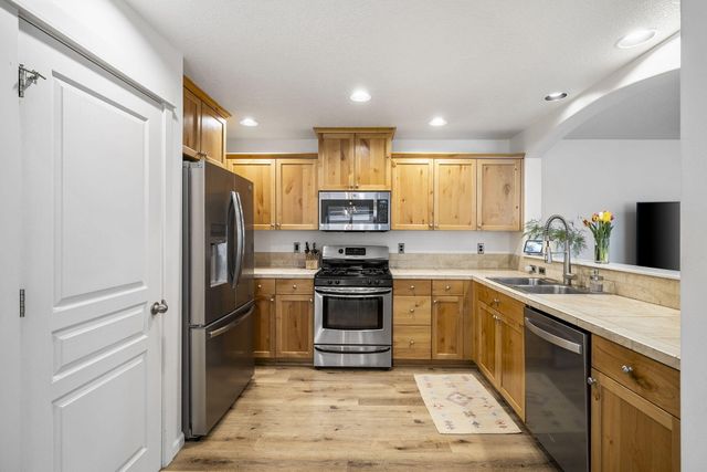 20483 Brentwood Avenue, Bend, OR 97702