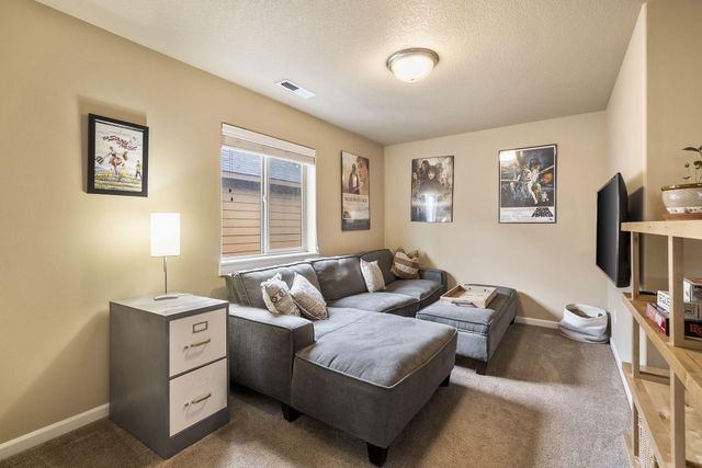 20483 Brentwood Avenue, Bend, OR 97702