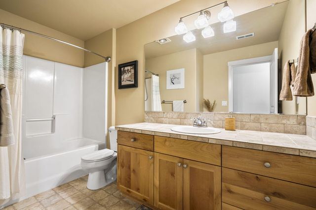 20483 Brentwood Avenue, Bend, OR 97702