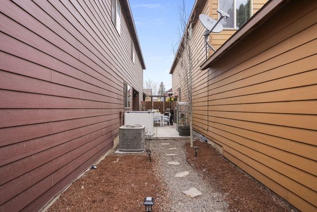 20483 Brentwood Avenue, Bend, OR 97702