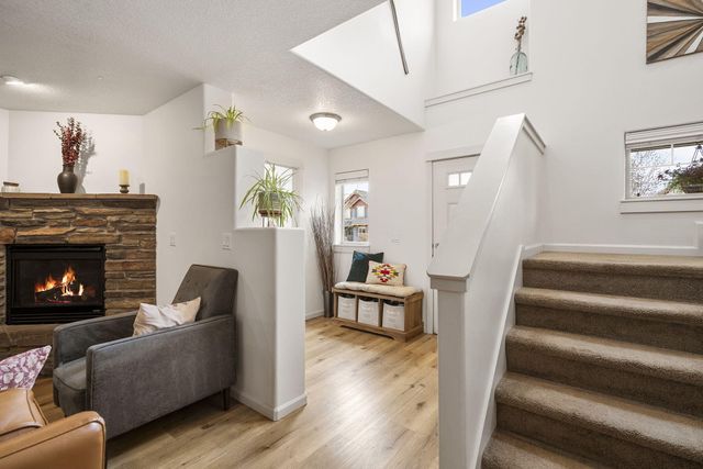 20483 Brentwood Avenue, Bend, OR 97702