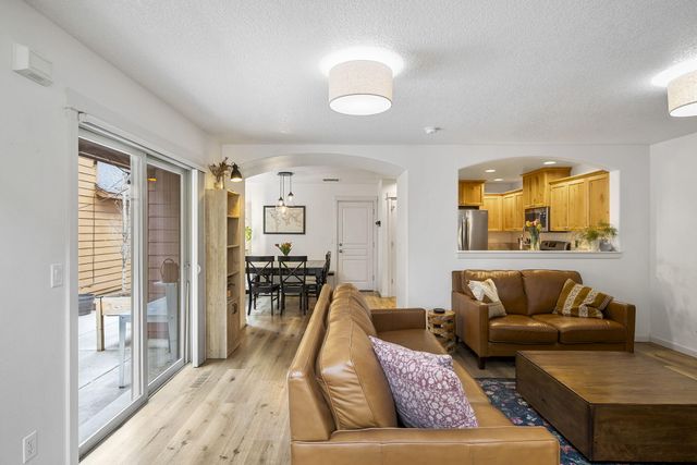 20483 Brentwood Avenue, Bend, OR 97702