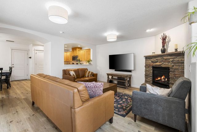 20483 Brentwood Avenue, Bend, OR 97702