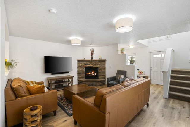 20483 Brentwood Avenue, Bend, OR 97702