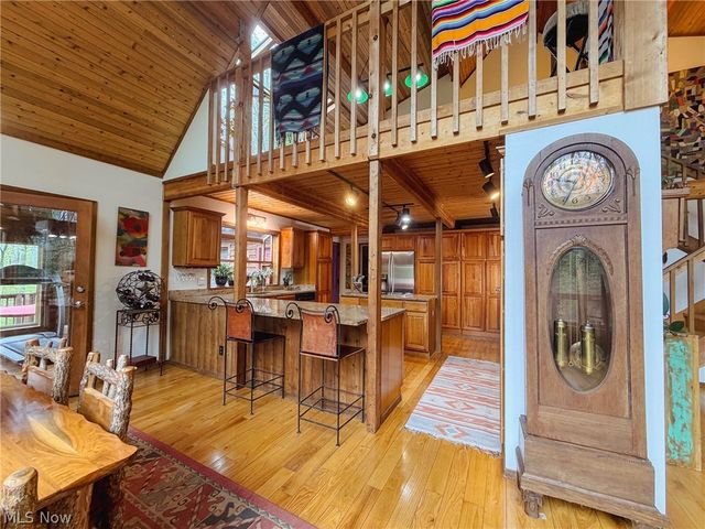 17126 Catsden Road, Chagrin Falls, OH 44023