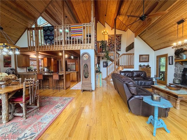 17126 Catsden Road, Chagrin Falls, OH 44023