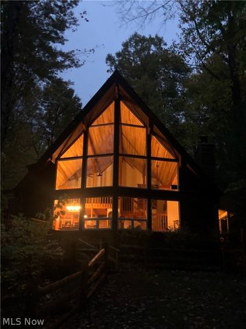 17126 Catsden Road, Chagrin Falls, OH 44023