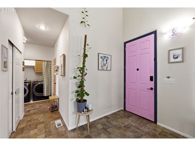 1799 PRASLIN St, Eugene, OR 97402
