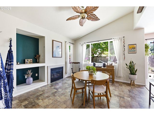 1799 PRASLIN St, Eugene, OR 97402