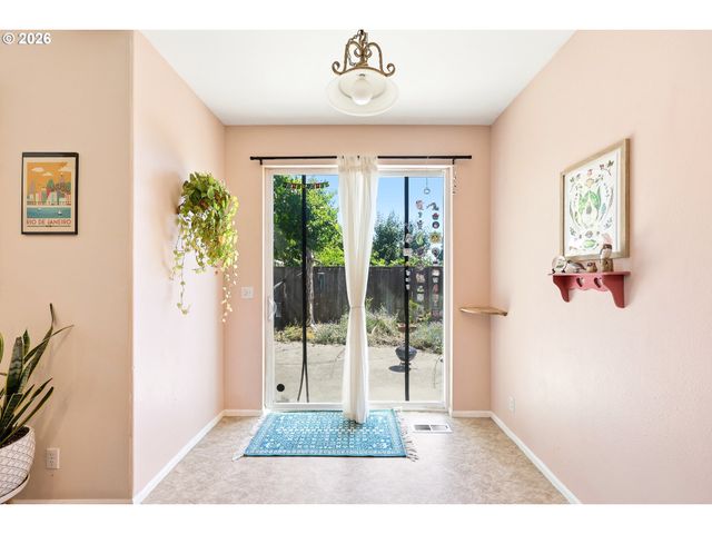 1799 PRASLIN St, Eugene, OR 97402
