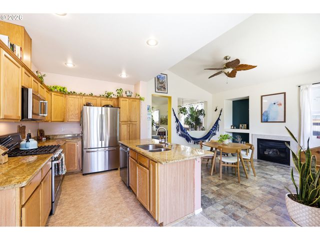 1799 PRASLIN St, Eugene, OR 97402