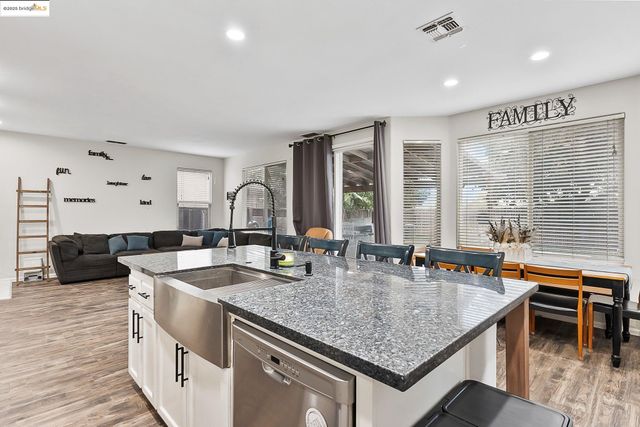 4785 Mammouth Ln, Oakley, CA 94561