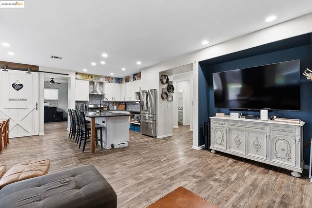 4785 Mammouth Ln, Oakley, CA 94561