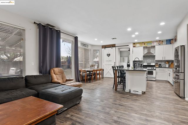 4785 Mammouth Ln, Oakley, CA 94561