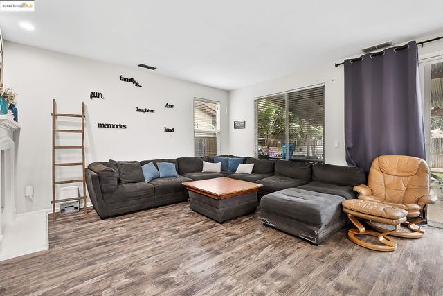 4785 Mammouth Ln, Oakley, CA 94561