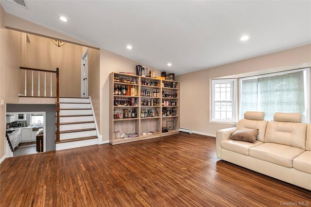 816 Cliffside Avenue, North Woodmere, NY 11581