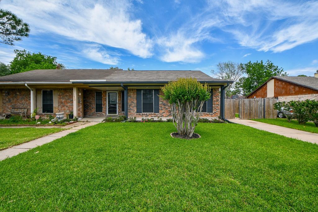 13910 Bonnercrest Drive, Houston, TX 77083