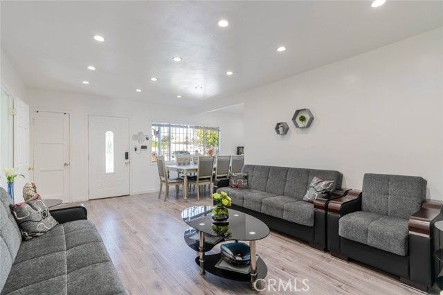 7230 Case Avenue, Sun Valley (los Angeles), CA 91352