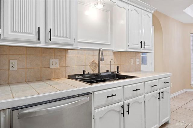 4113 Kiwi Avenue, Mcallen, TX 78504