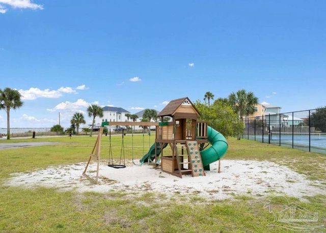 5527 Grande Lagoon Ct, Pensacola, FL 32507