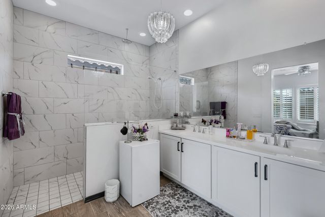 369 W GLACIER BAY Drive, San Tan Valley, AZ 85140