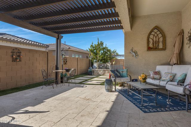 369 W GLACIER BAY Drive, San Tan Valley, AZ 85140