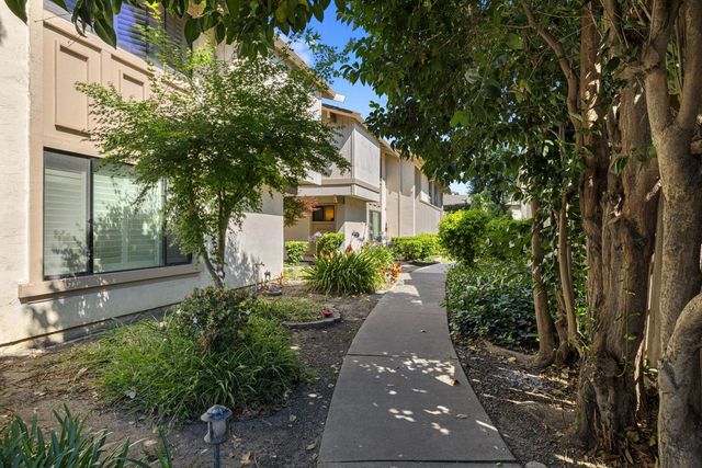 50 W Yorkshire Dr, Stockton, CA 95207