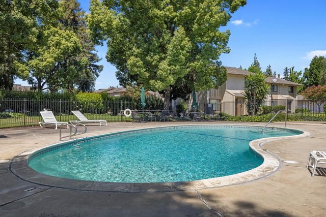 50 W Yorkshire Dr, Stockton, CA 95207