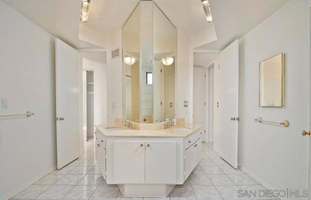 5340 Yarmouth Ave 205, Encino, CA 91316