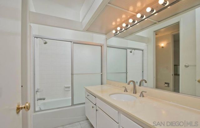 5340 Yarmouth Ave 205, Encino, CA 91316